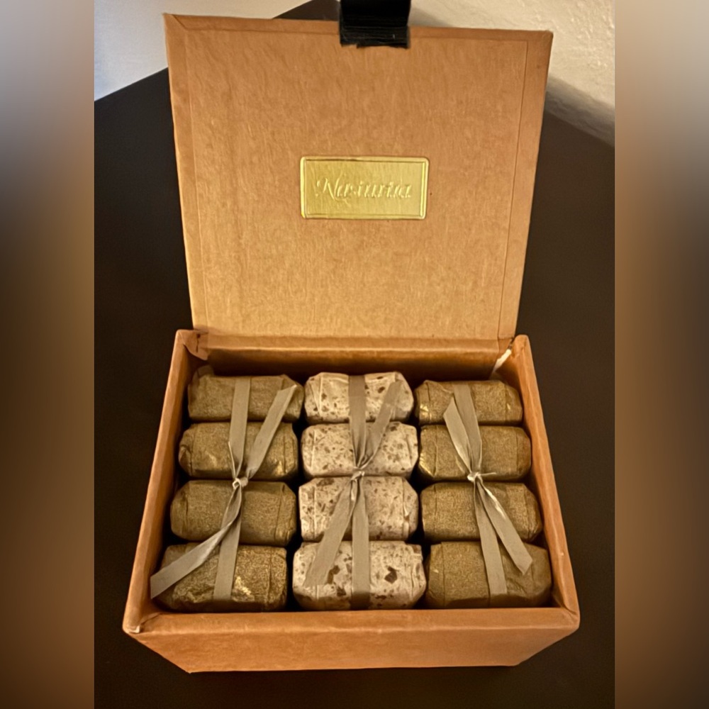 Nasturtia Artisan Soap Gift Set 12 Mini Soaps | Luxury Spa Box Natural Handmade - Picture 2 of 3
